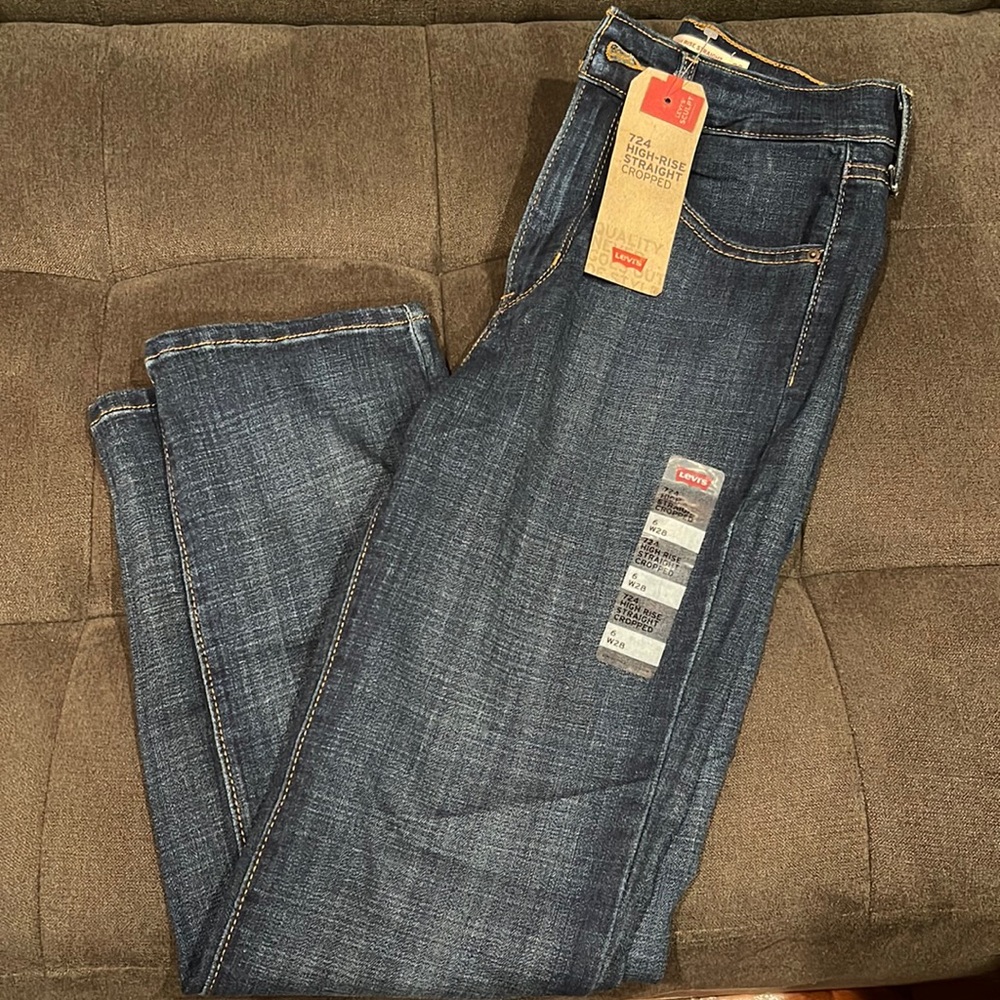 LEVI 724 High Rise Straight Cropped Jean